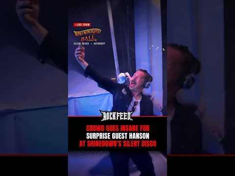 Crowd Goes INSANE For Surprise Guest Isaac Hanson