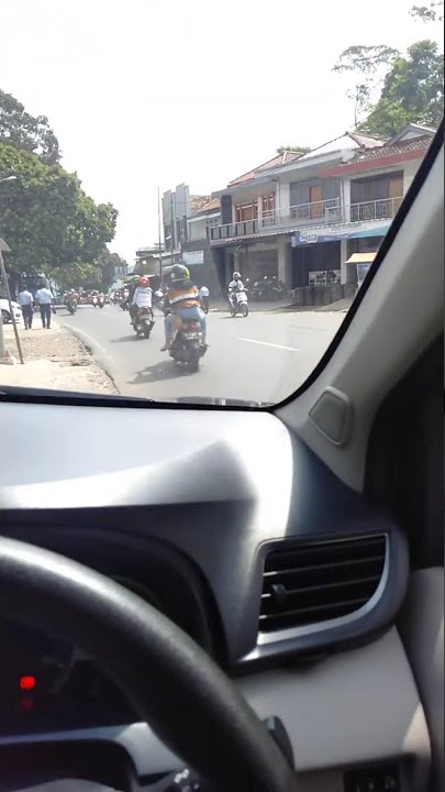 Story' wa nyetir mobil di siang hari simpang gunung puntang