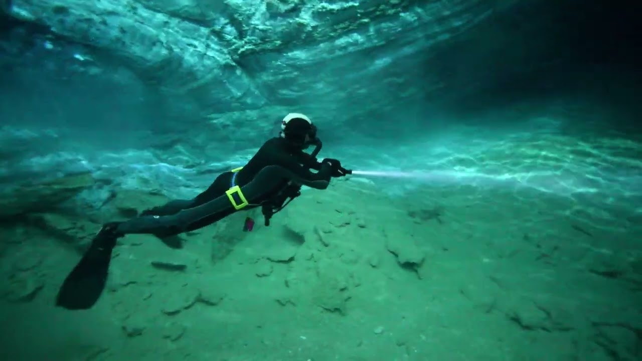 Salamander rebreather cave dive in Switzerland