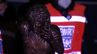 Napoli unveil Maradona anniversary statue