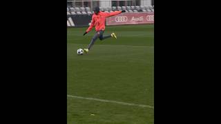 Michael Olise finishing with the right foot at Bayern's training session