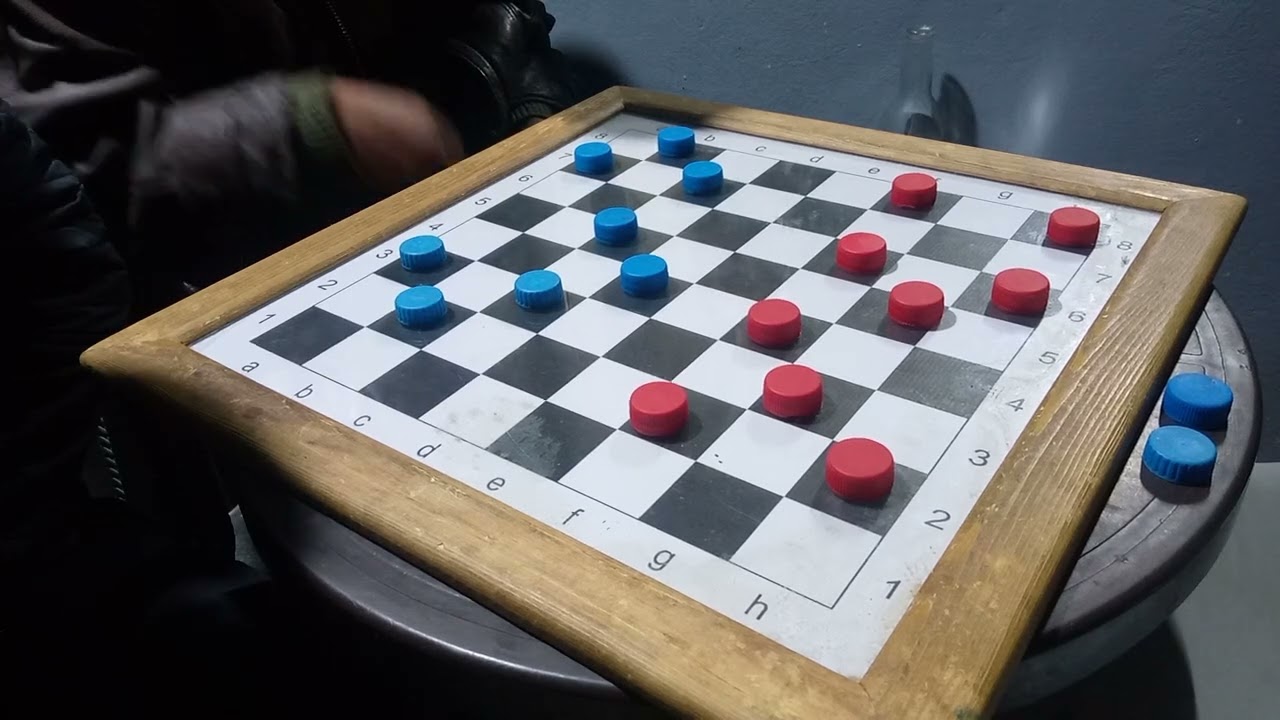 أحمد ويندام في مواجهة محمد بشويكة ( لعب رومي )