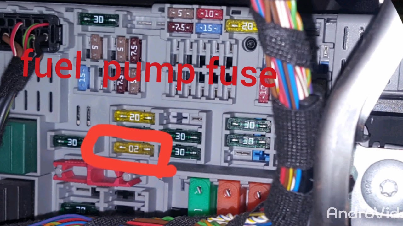 bmw 118d e87 fuel pump fuse and control unit location