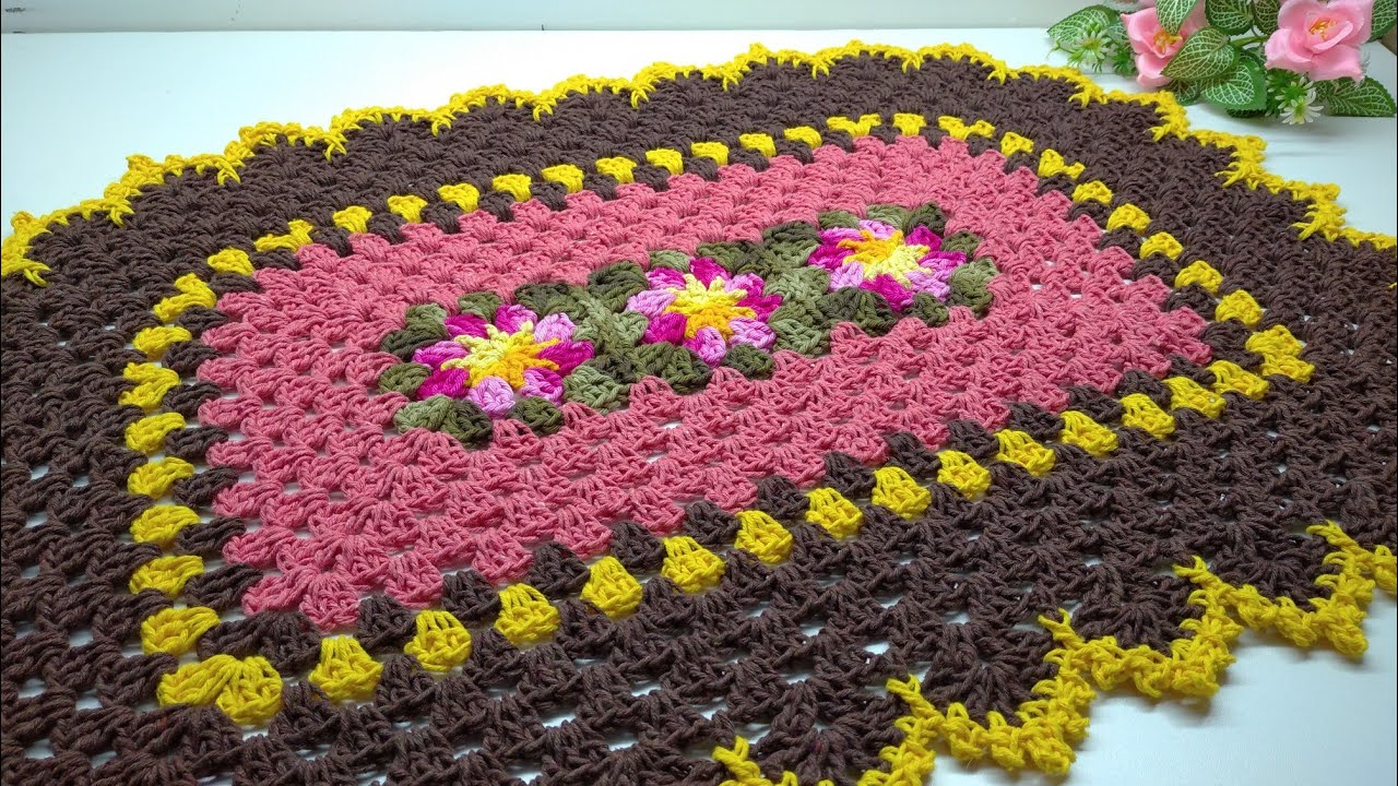 Tapete de porta Viviane com squares passo a passo em crochê