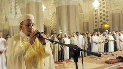 تلاوة رائعة من تراويح رمضان 1438-2017 الليلة 28 للشيخ عمر القزابري