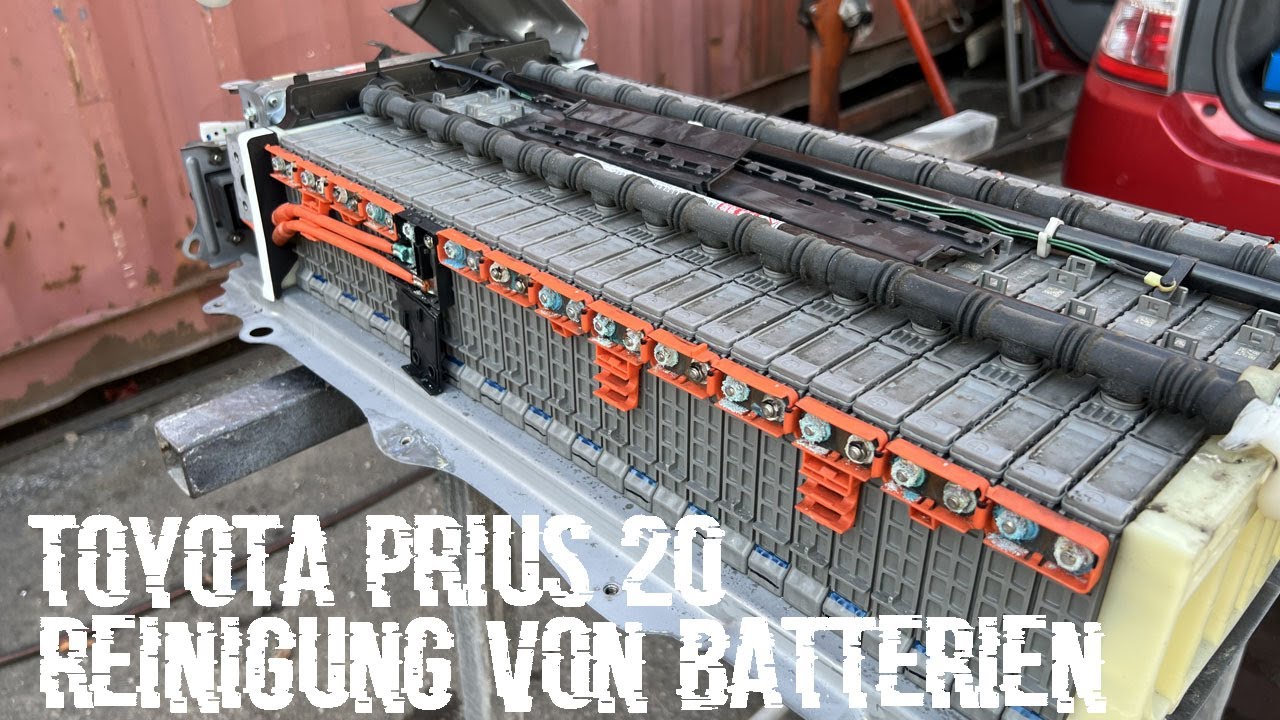 Чистка батарей Тойота Приус 20. Batteriereinigung Toyota Prius - YouTube