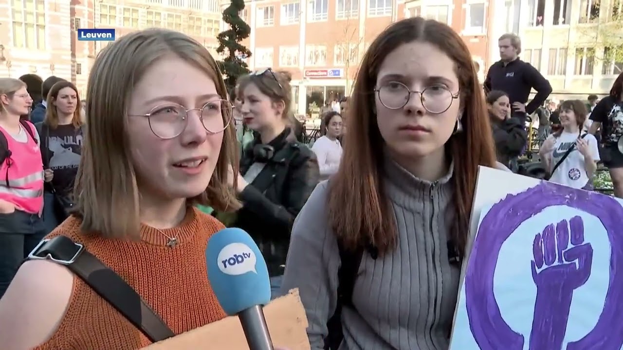 Honderden mensen komen samen op betoging na vonnis verkrachtingszaak: "Schandalig, klassejustitie"