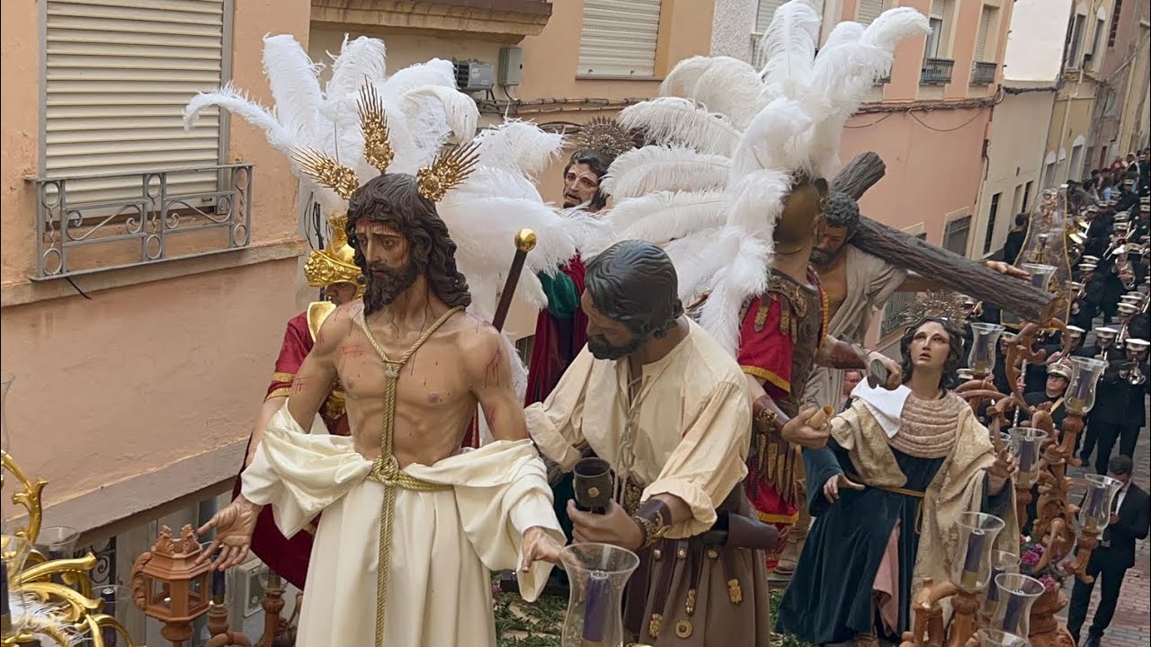 Sale El Señor de la Misericordia de su refugio contra la lluvia | AM Afligidos | Almería 2024