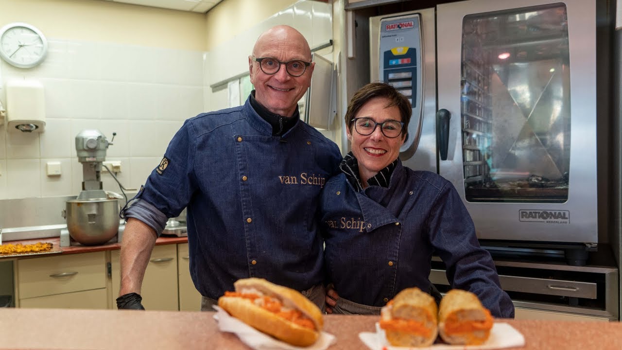 Voordat slager Dick van Schip de deuren sluit, onthult hij het geheim van zijn filet americain.