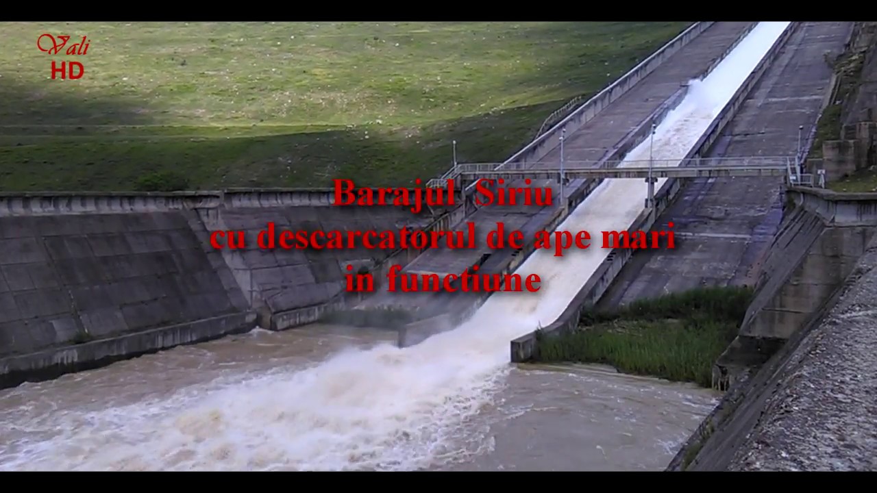 Barajul Siriu cu descarcatorul in functiune - 1.iulie.2018
