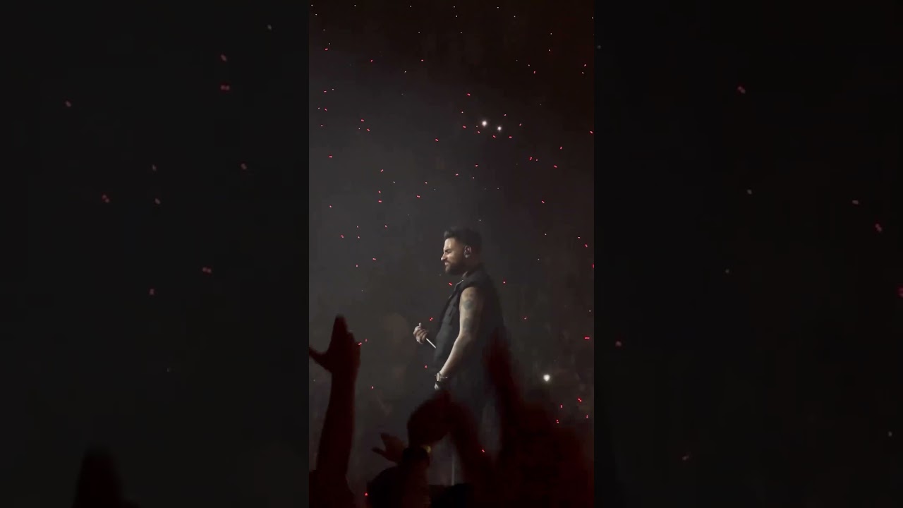 Karan Aujla getting emotional in live show ❤️🔥 Goosebumps Moment 