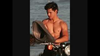 Size Matters (Taylor Lautner Video)