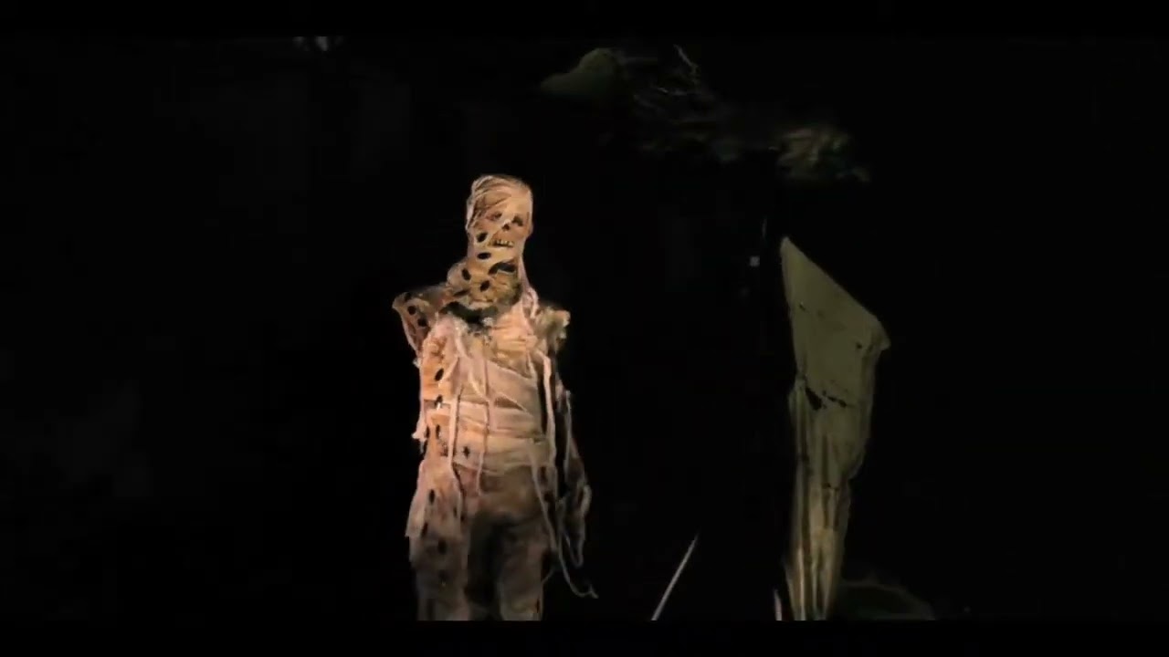 MC301 MUMMY CURTAIN LUNGER HALLOWEEN HAUNTED HOUSE