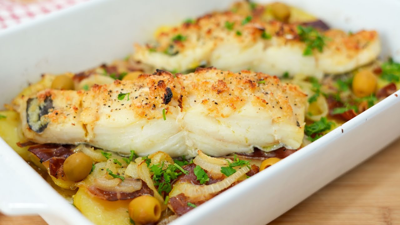 Bacalhau no Forno com Batatas e Presunto: Sabor Tradicional e Simplicidade à Sua Mesa!