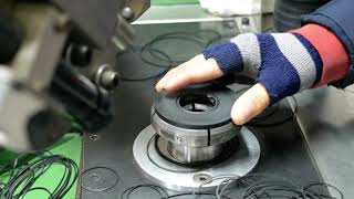Analysis of the Core Sealing Performance Advantages of Composite Shaft Oil Seals