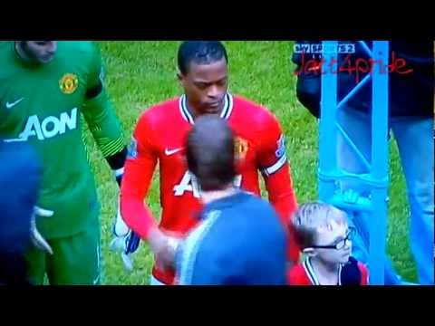 *PROOF* It was in fact Evra who refused to shake hands