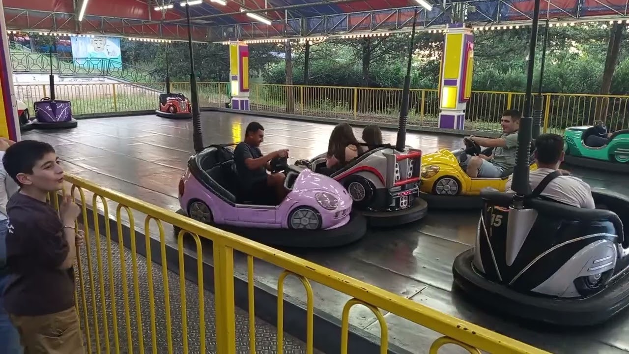 لعبة السيارات في حديقة ماتسمندا بارك تبليسي جورجيا Tbilisi Georgia