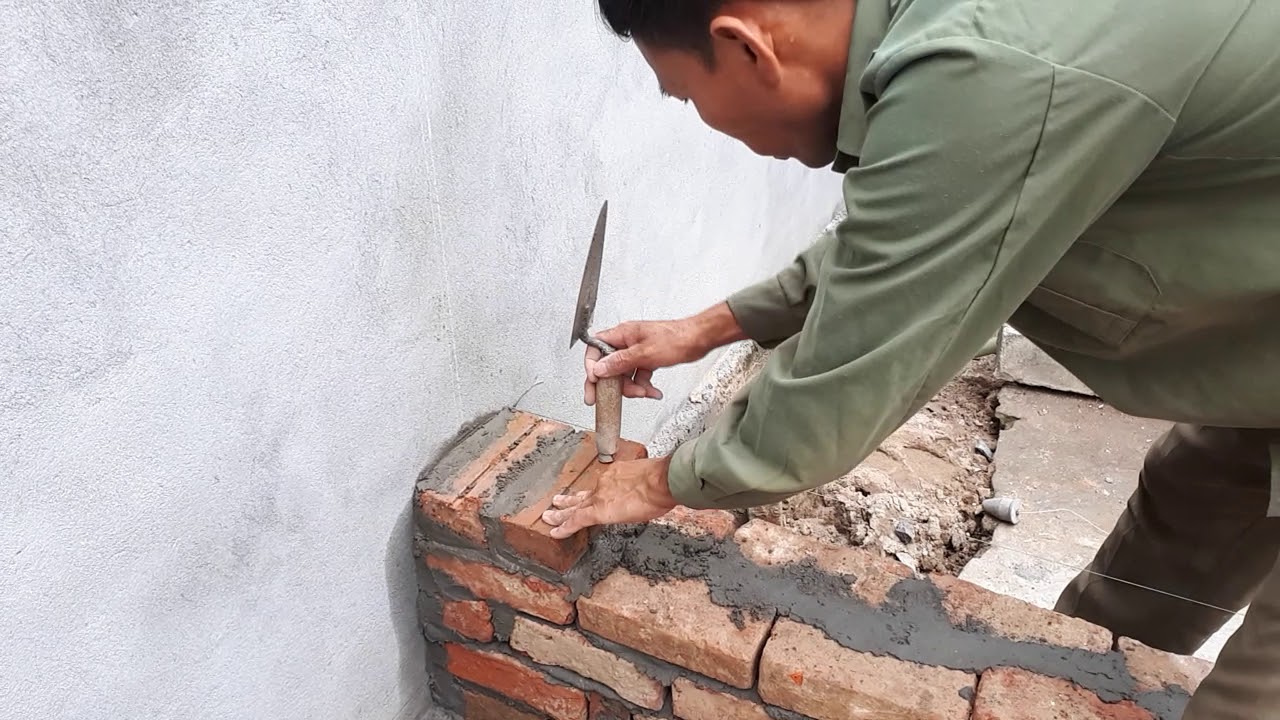 Techniques for building brick walls with construction tools - YouTube