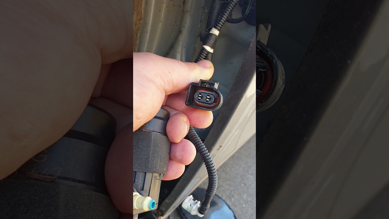 Audi a4 b8 washer pump replacement YouTube