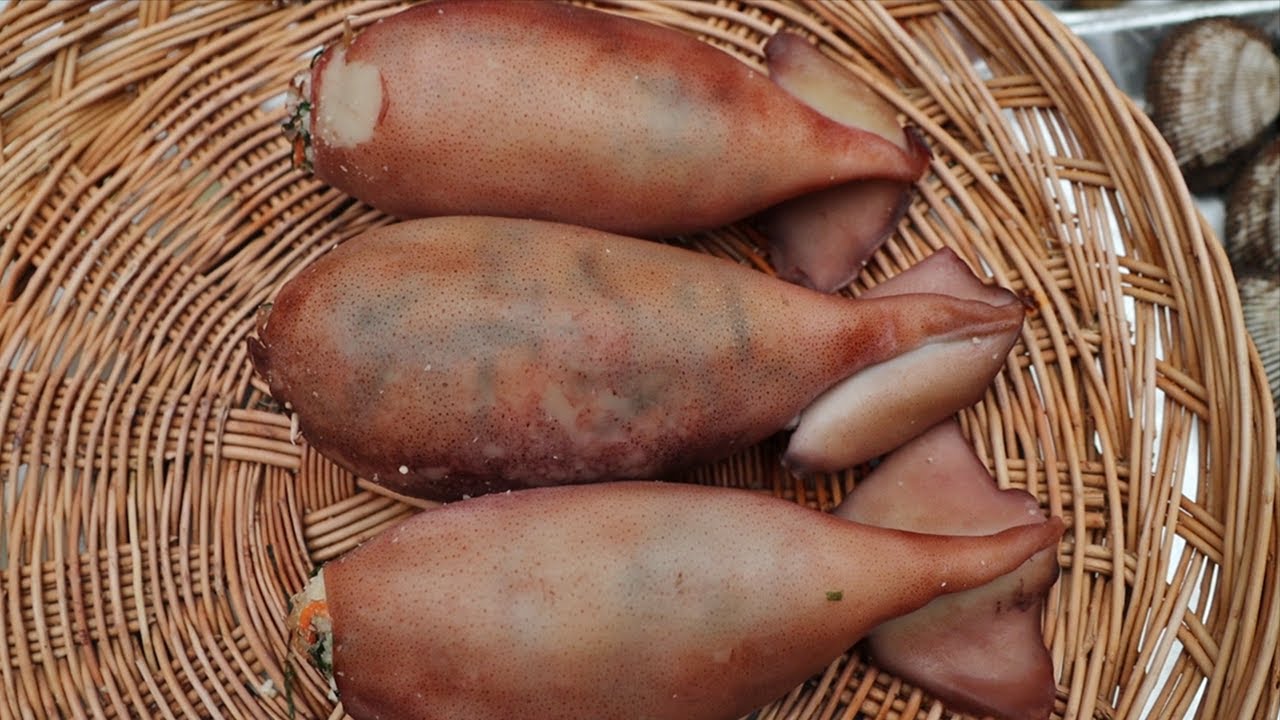 Фаршированные кальмары - корейская уличная еда