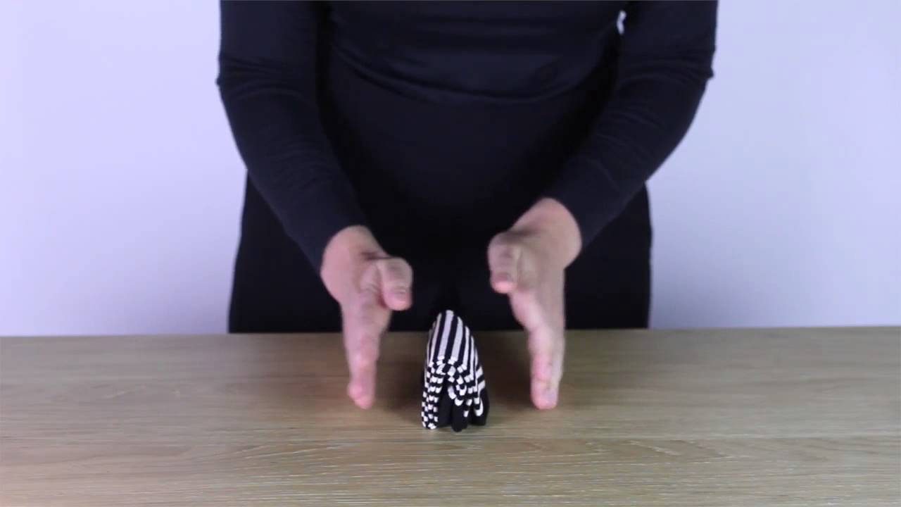 How to fold socks the Marie Kondo way - YouTube