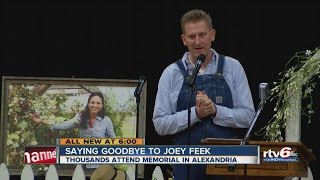 Thousands say goodbye to Joey Feek