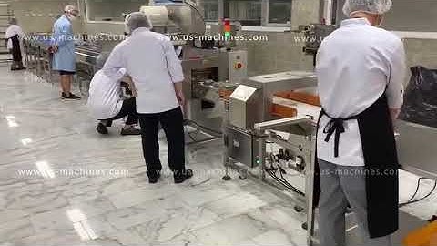 Automatic mooncake tray box pillow type flow bag packaging machine with metal detector machine