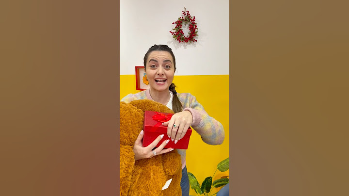 Dani gioca a nascondino con tutti i nostri amici e le fanno un regalo bellissimo! #shorts