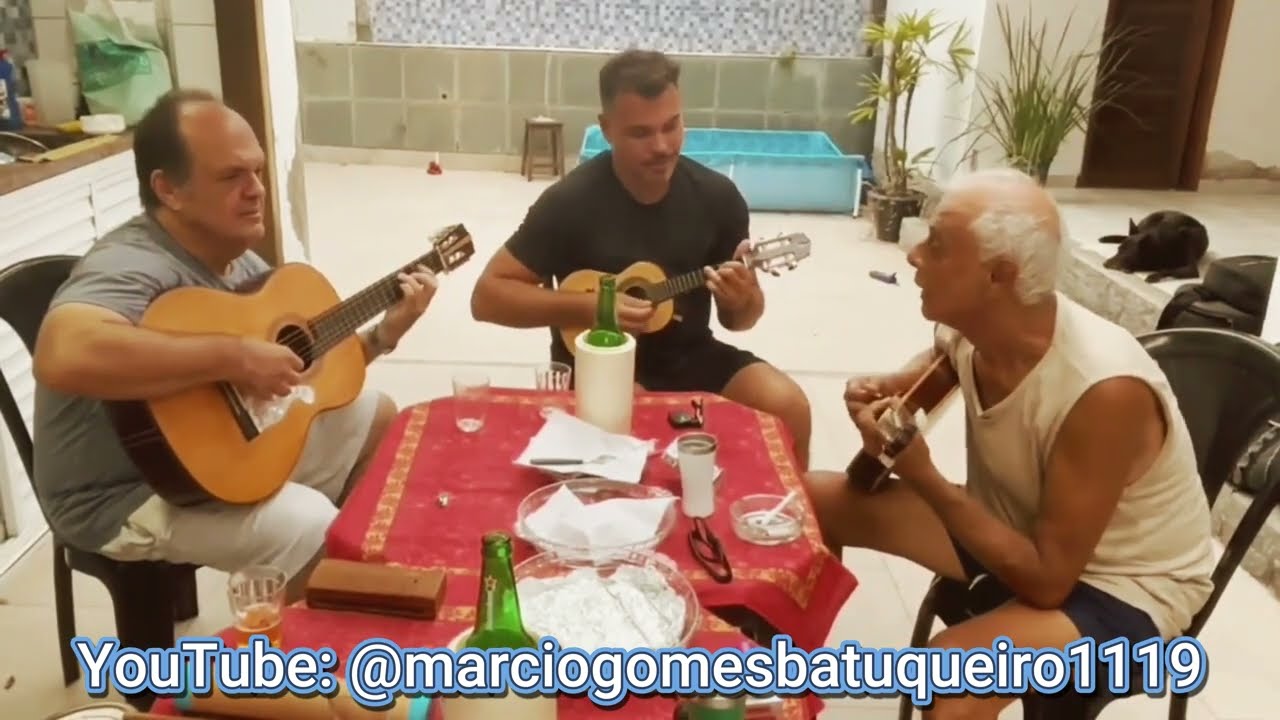 Juventude Saudosa, valsa de Amador Pinho, com Ronaldo do Bandolim, Márcio Hulk e Léo Máximo