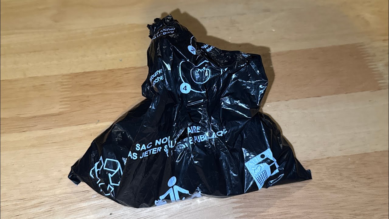 Un #sac à #caca en #don ? Mais que contient-il ? #surprise 