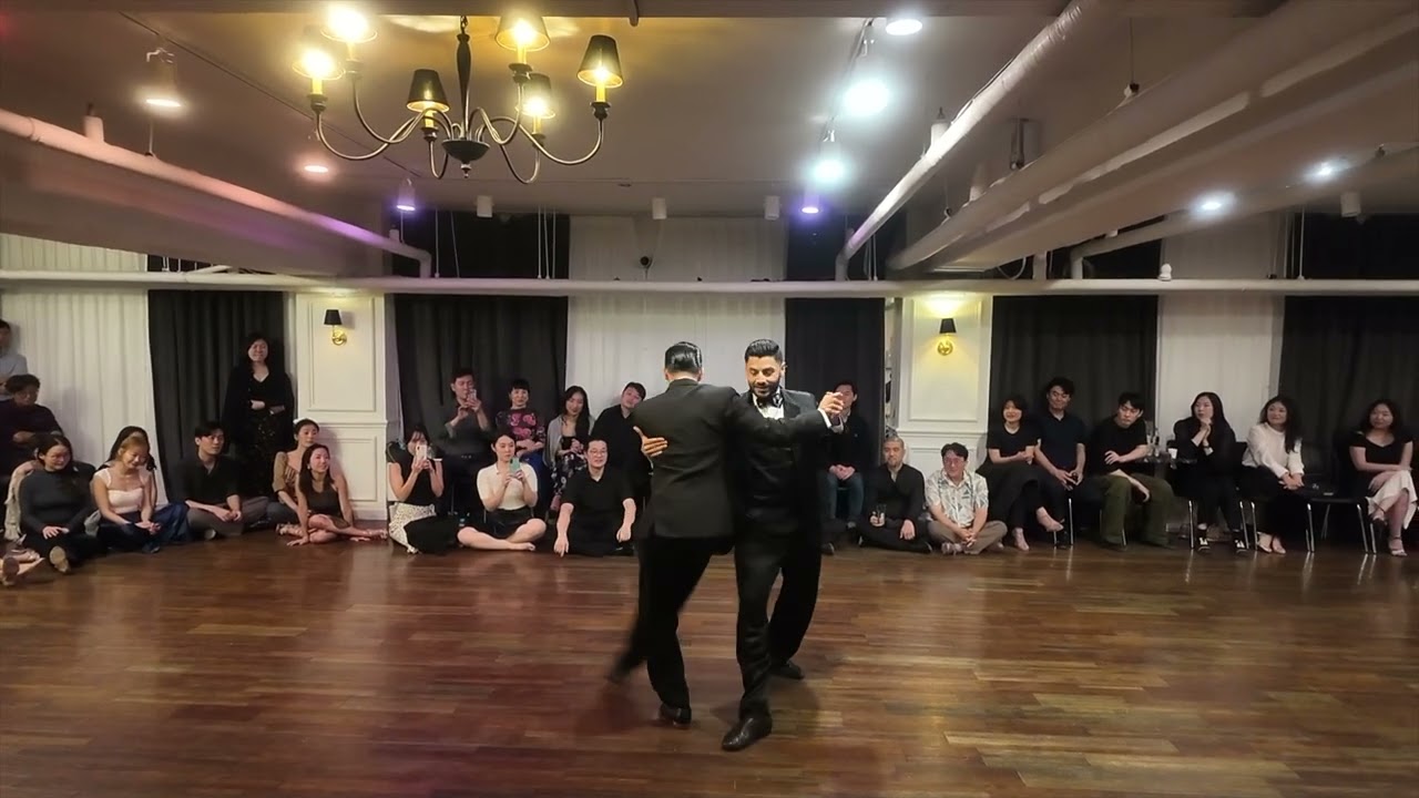 Cristian Cerezo & Valentin Arias 2/4 - Fiesta Collegium - Seoul