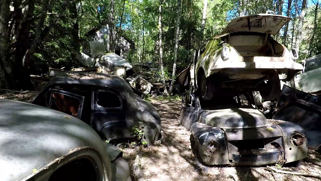 Ivan's junkyard. Mc utflykt, till Båstnäs Bilkyrkogård. Google Maps, Ivanssons Bilskrot, Båstnäs.