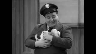 Ralph returns a puppy to the Dog Pound - The Honeymooners (1956)