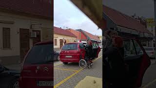 Ovo me najviše umara.I to što uvijek moram paziti kako i gdje parkiram.Ali bar vježbam svaki dan😅