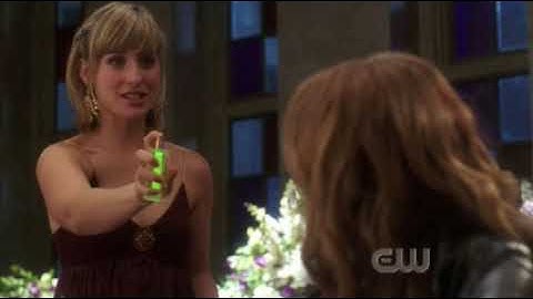 Smallville - 6x13 - Crimson - Lois returns to her true self thanks to Chloe and Jimmy