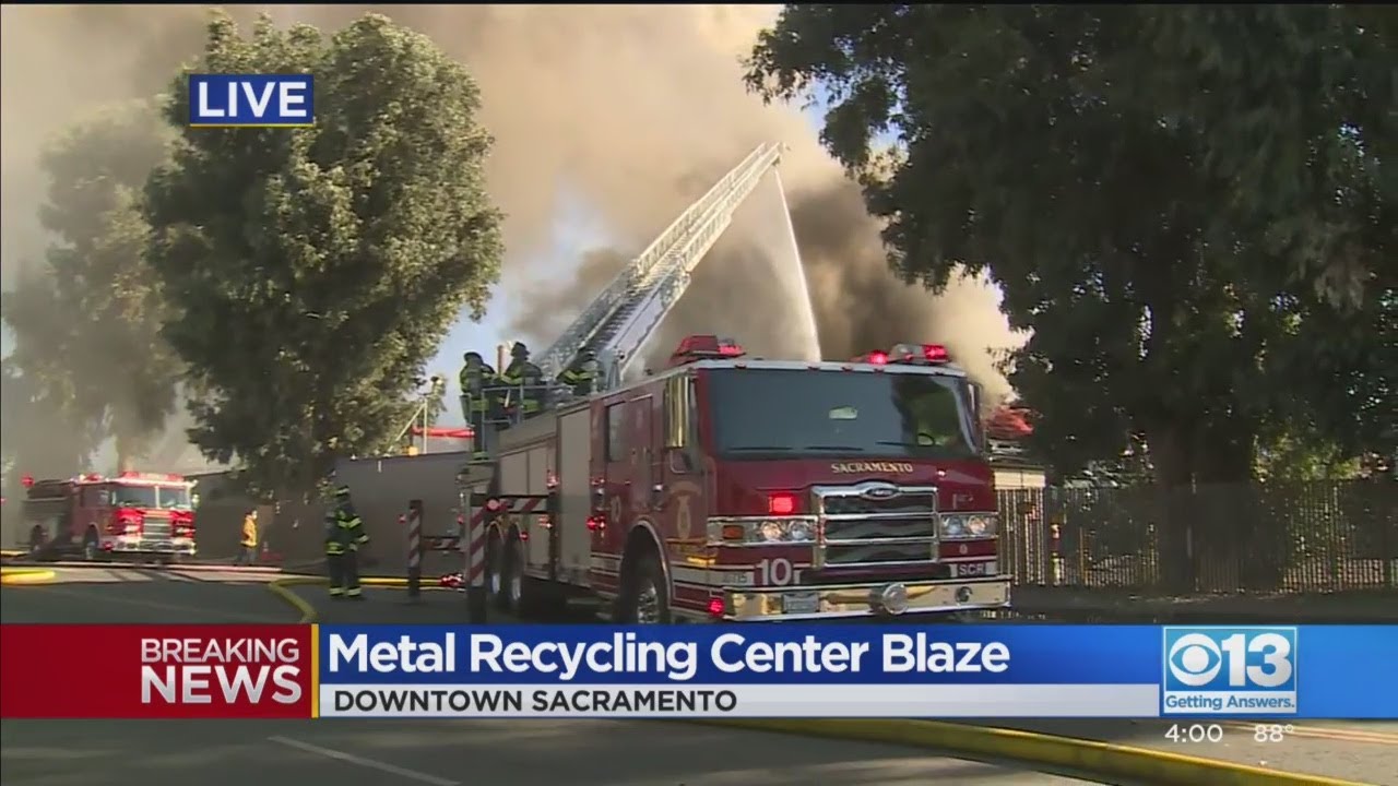 Large Fire At Metal Recycling Center In Downtown Sacramento - YouTube