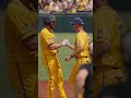 A Jed Lawrie todavía le queda gasolina en el tanque 🔥⚾️🍌
