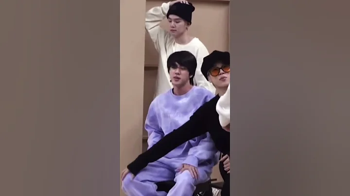 Everyone protecting their jin hyung....🙄🙄💜💜💜 - DayDayNews