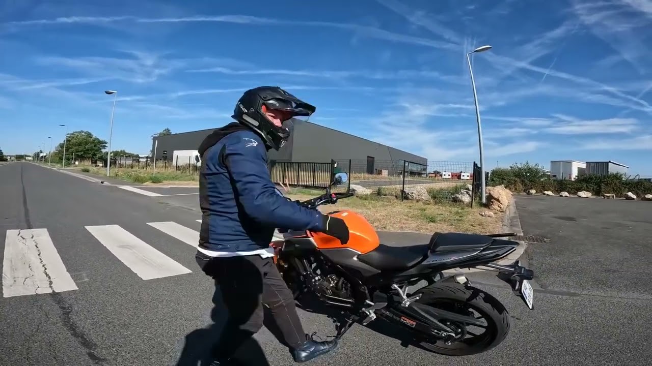 Première heure moto avec Aglaé 🚀 | Démarrages, équilibre & demi-tour