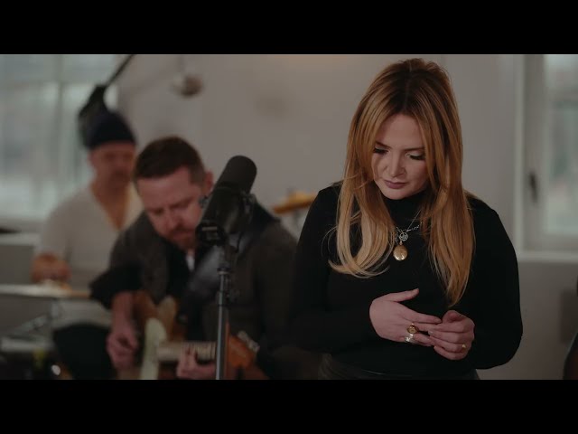 Emma Swift - "Nothing and Forever" (Live at Layman Drug Company)