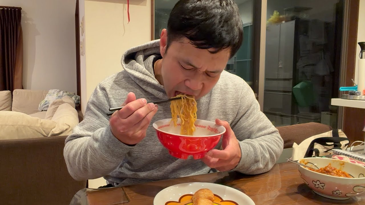 【ジュラ飯】家族不在の夜の1人飯。トレの調子が良すぎて怖い…増量・チートデイ向け最強コンビニ飯を発見。