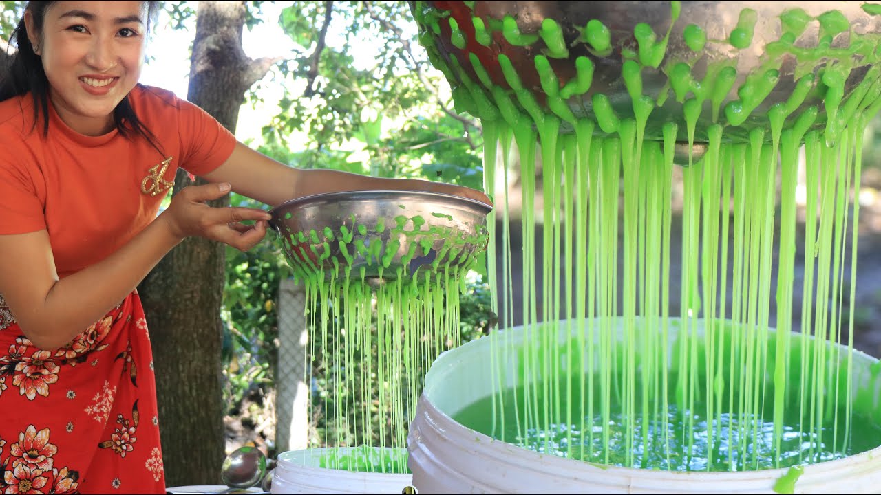 How To Make Padan Leaves Noodle Recipe / Pandan Noodle With Pal Sugar Dessert / Cooking By Dreypov.