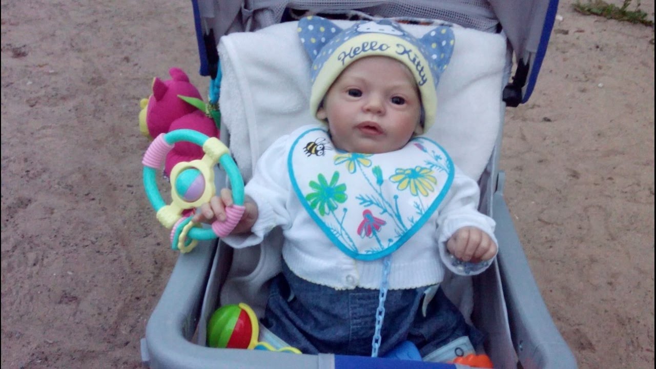 настоящие дети настоящие коляски. маленькие дети в коляске. кооясаа для двоих детей. настоящие дети настоящие коляски. для младенцев настоящие коляски.