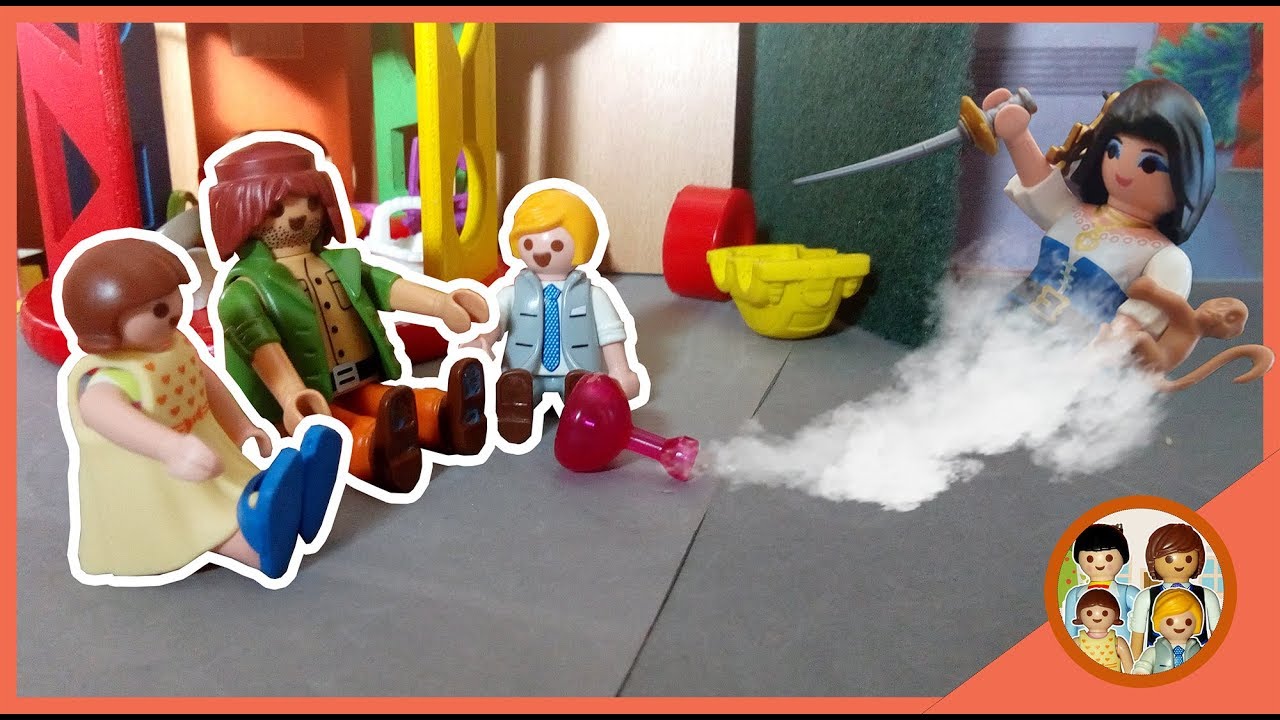 يالهوي ساحرة خرجت من الازازة 🤔  _  يوميات عائلة احمد و زينة  _  play mobil