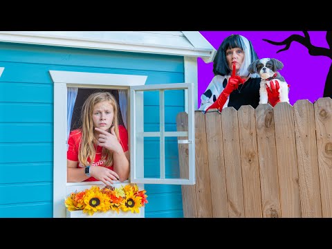 Assistant Helps Wiggles and Waggles Find a way out of Halloween Fort