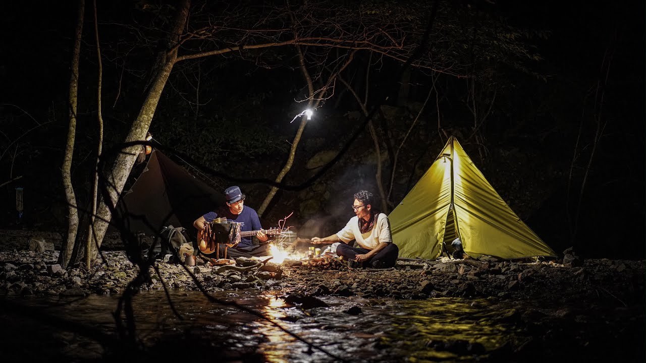 秘境の地で野営/小川のほとりで焚き火料理を楽しむ【ガレージブランド】