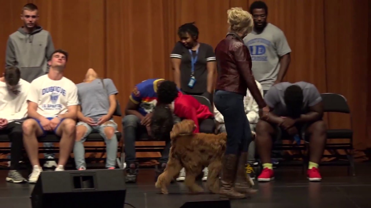 Hypnosis Stage Hypnotist - Kenda Summers - Northern Entrancer