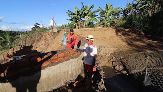 CONSTRUÇÃO DO PAREDÃO DO POÇO, REBOCO E REFORÇO (VÍDEO 4)