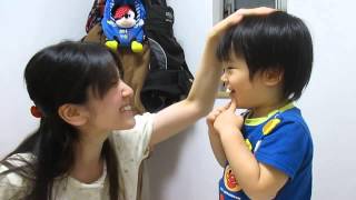 おかげ様で全国、海外でも大好評の「たーくん」。調子に乗って親バカな動画をまたもアップしてしまいました(笑)。 1歳児の「たーくん」。新しい言葉を覚えるのが大好き!