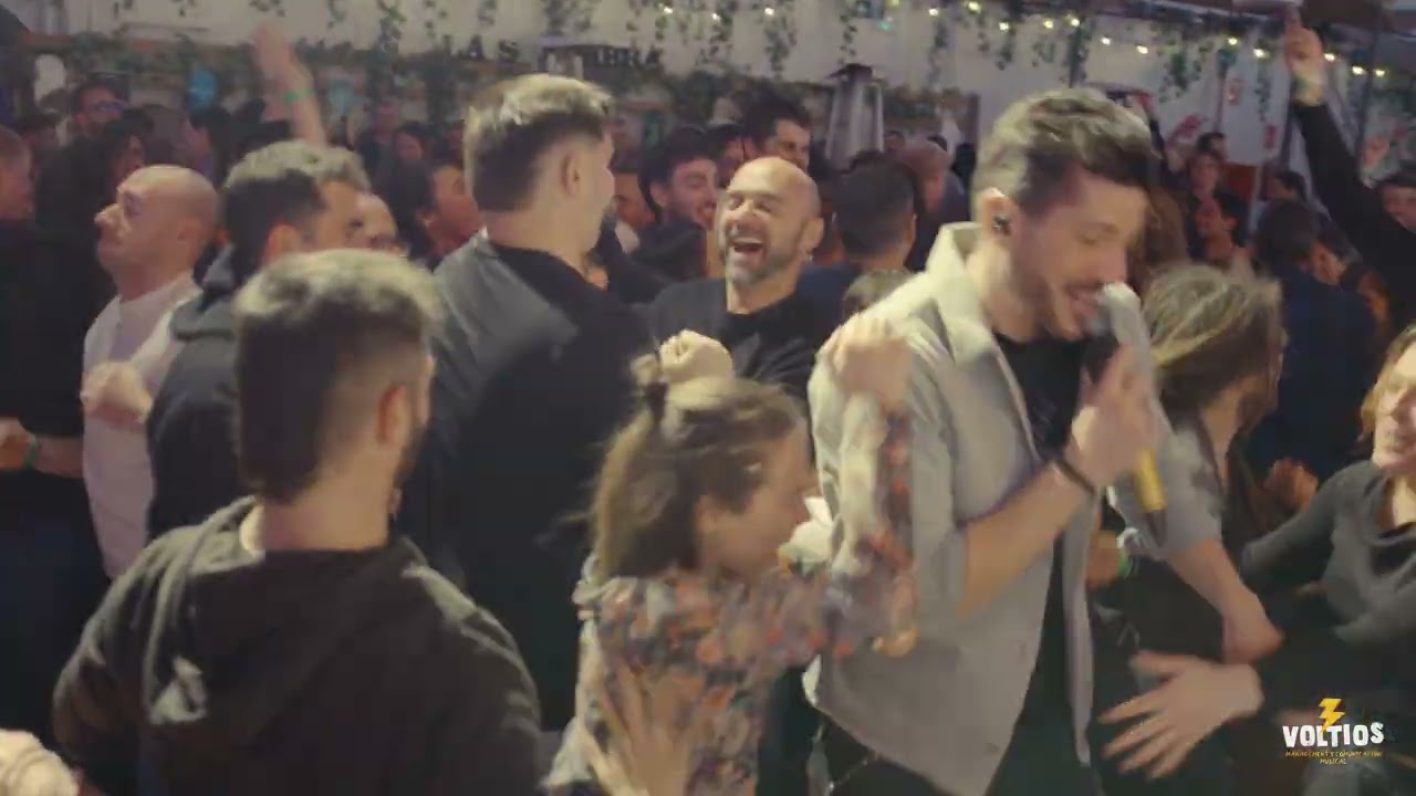 La Regaliz: Entre poetas y presos-Rueda la corona (Cover)